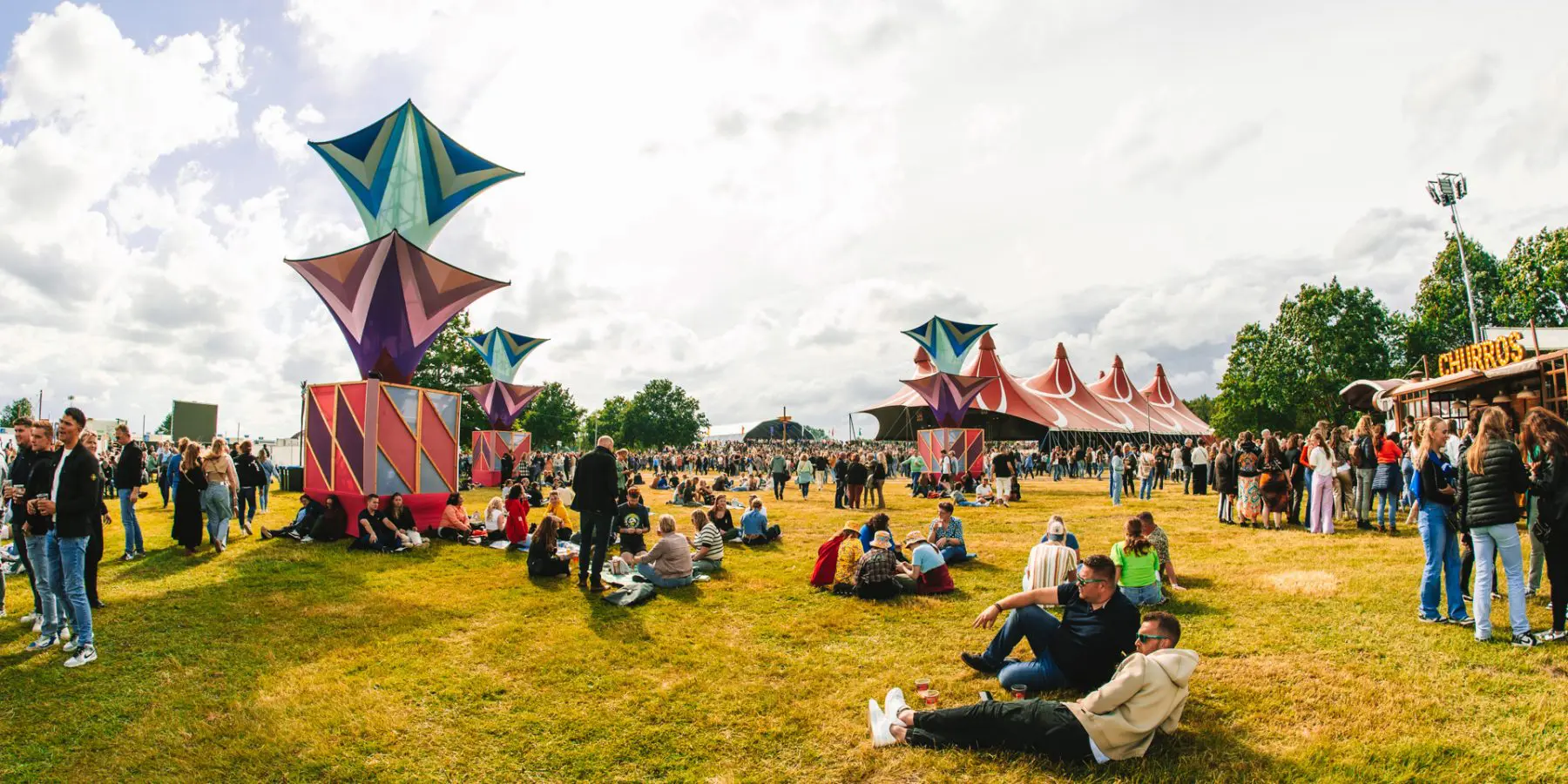 /images/hello-festival/hello-2.webp
